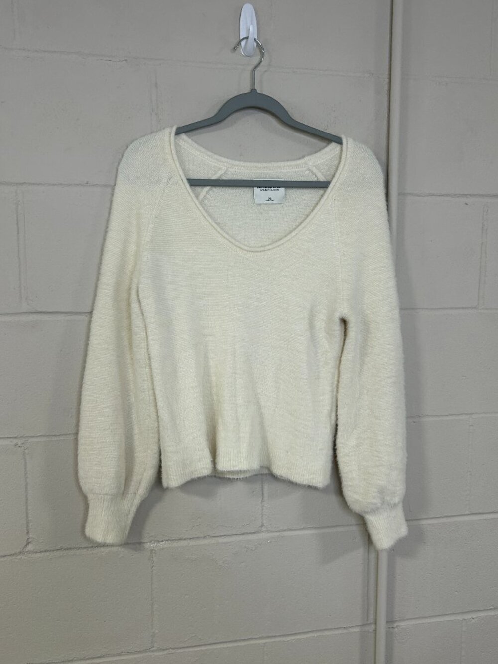 Abercrombie Fitch Sweater Womens Extra Small Soft AF Balloon Sleeve Ivory